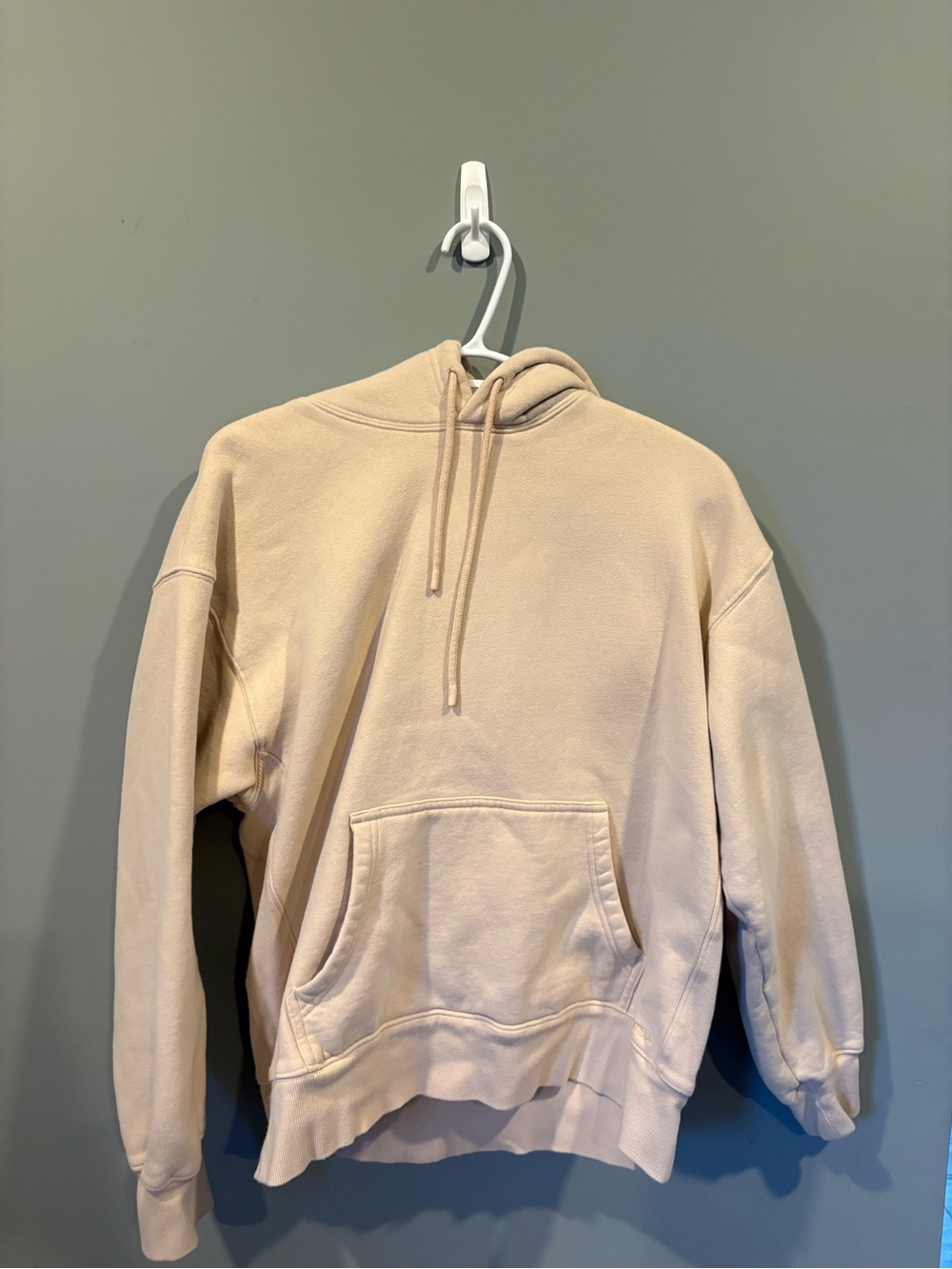 Aritzia women’s Beige/Cream Pullover Hoodie